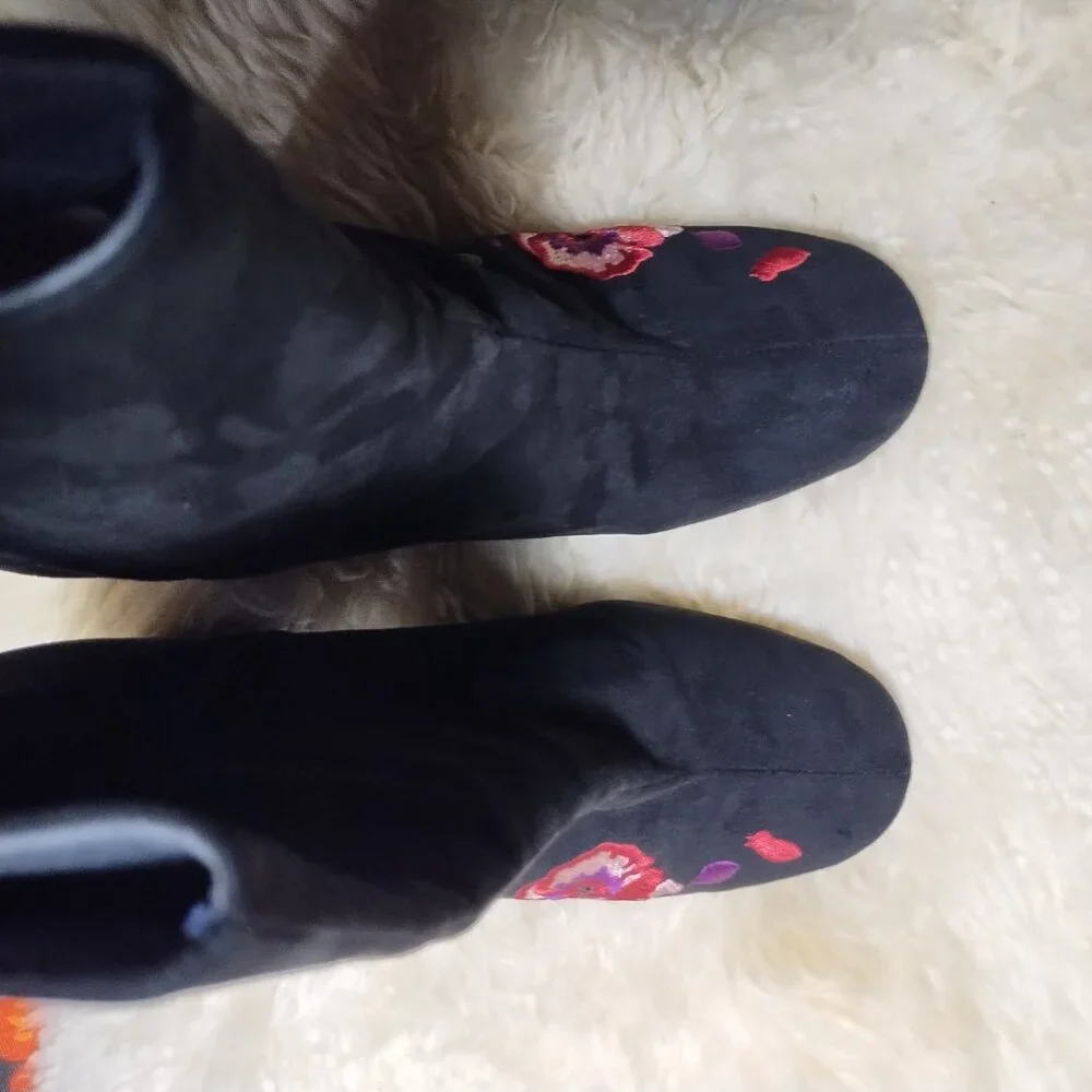Topshop Faux Suede Black Madame Floral Embroidery Boots-Sz 9.5 - Picture 11 of 11